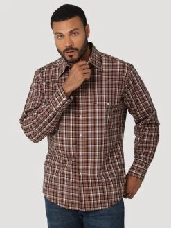 Wrangler Wrinkle Resist - Relaxed Fit Brown