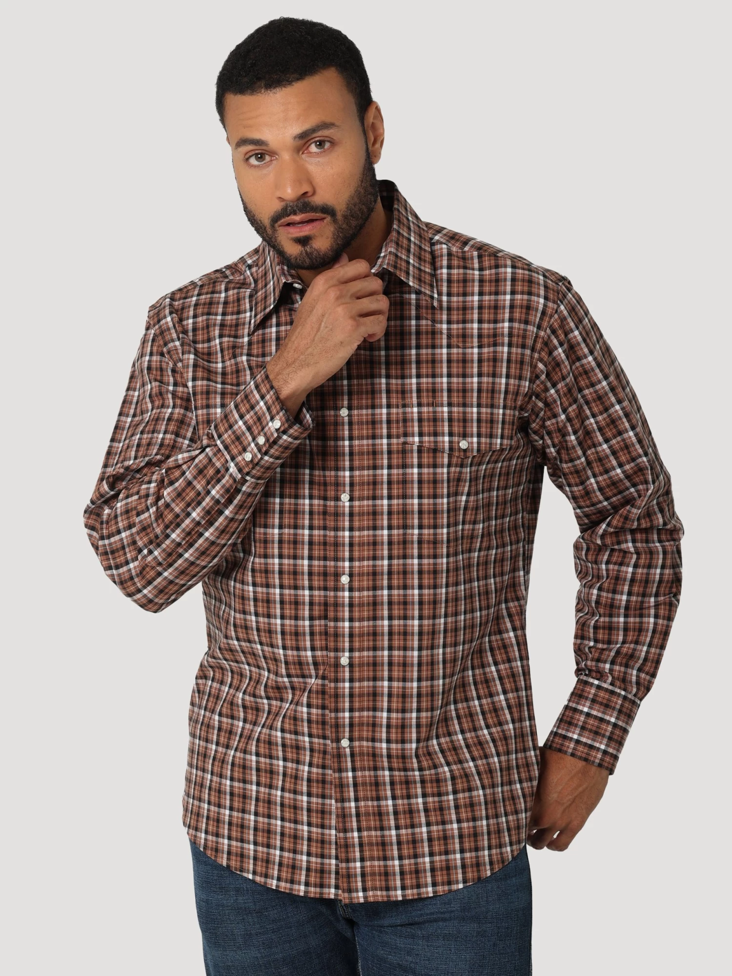 Wrangler Wrinkle Resist - Relaxed Fit Brown