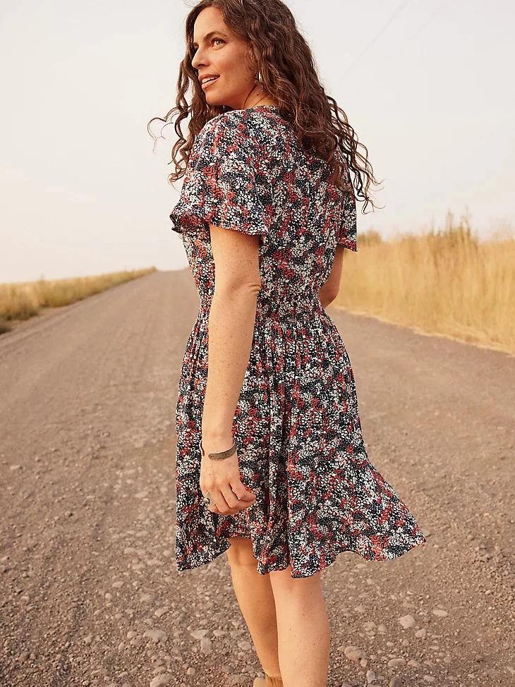 Wrangler Womens Retro Flutter Floral Snap Front Dress - Image 3