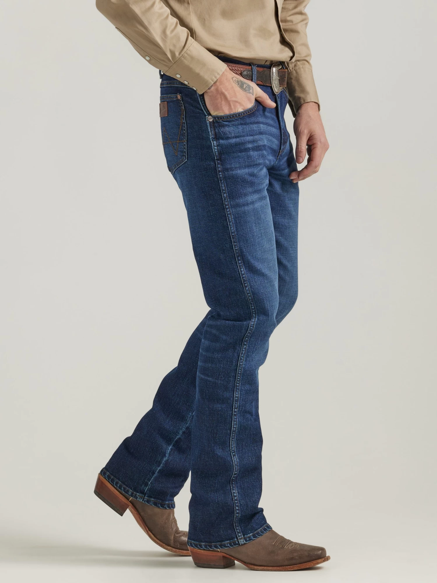 Wrangler Mens Retro Slim Fit Bootcut Jean - Holsteiner - Image 3