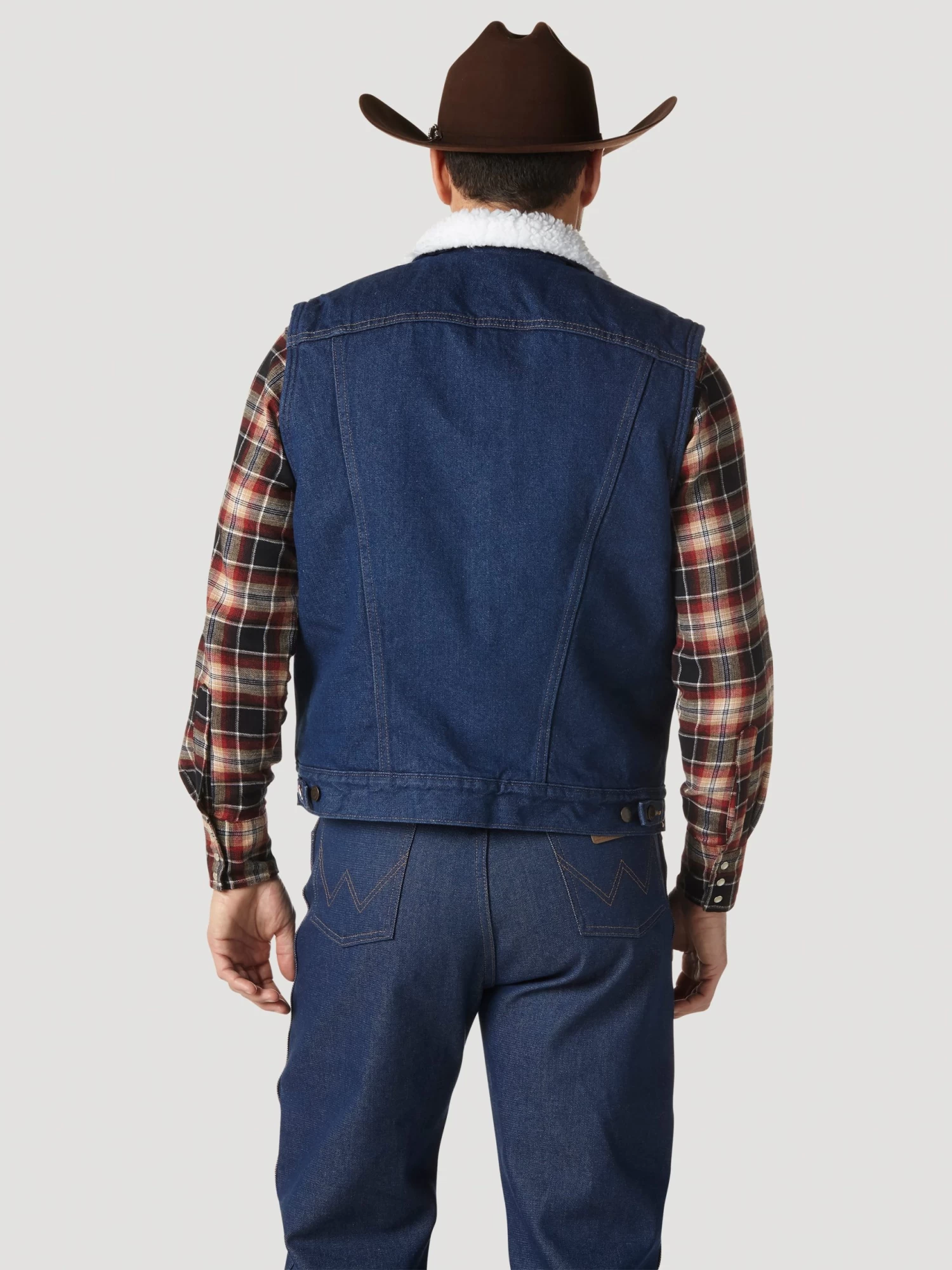 WRANGLER MENS SHERPA DENIM VEST - Image 2
