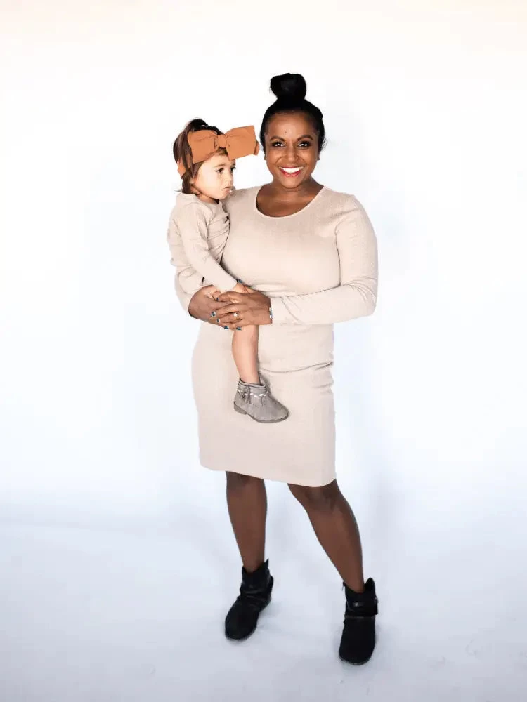 Mommy And Me Aniston Cable Kint Dress- Tan - Image 4